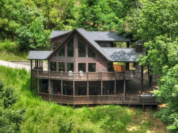 76 Honey Bear Ln, Morganton, GA 30560