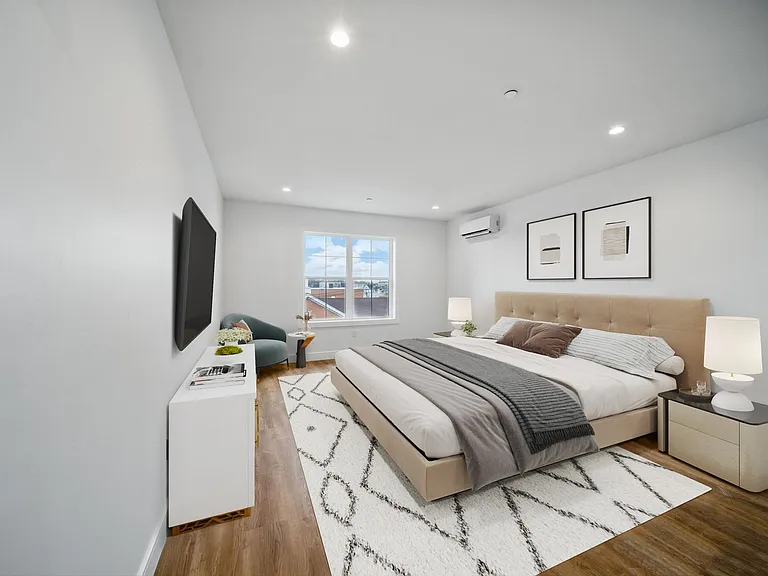 1 Carnation Ave — Photo 3