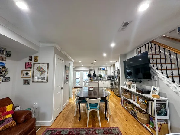 323 18th St NE, Washington, DC 20002