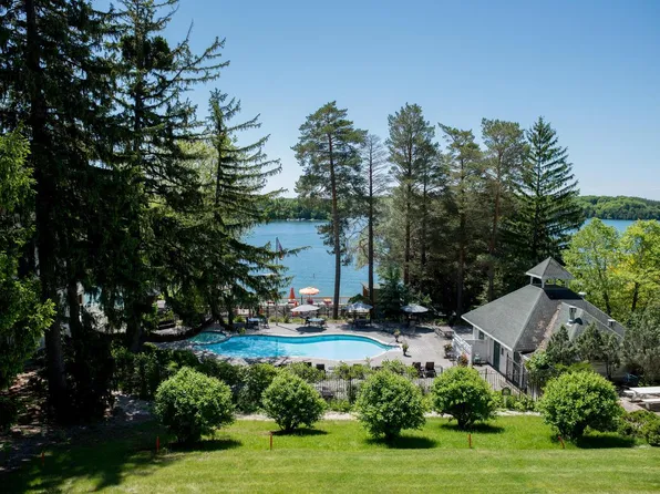 279 Victorian Village DRIVE #236, Elkhart Lake, WI 53020