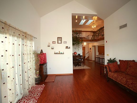 3rd image of 301 Harbour Town Dr APT 401