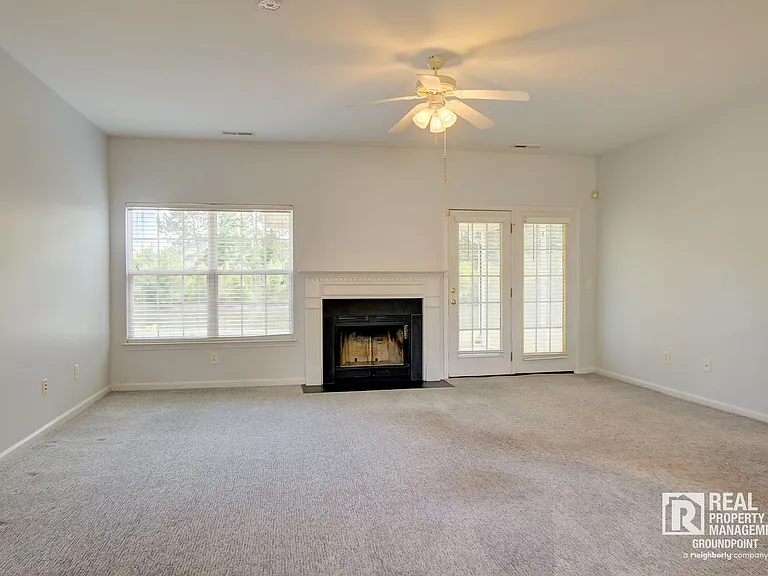 2815 Summertrees Blvd — Photo 6