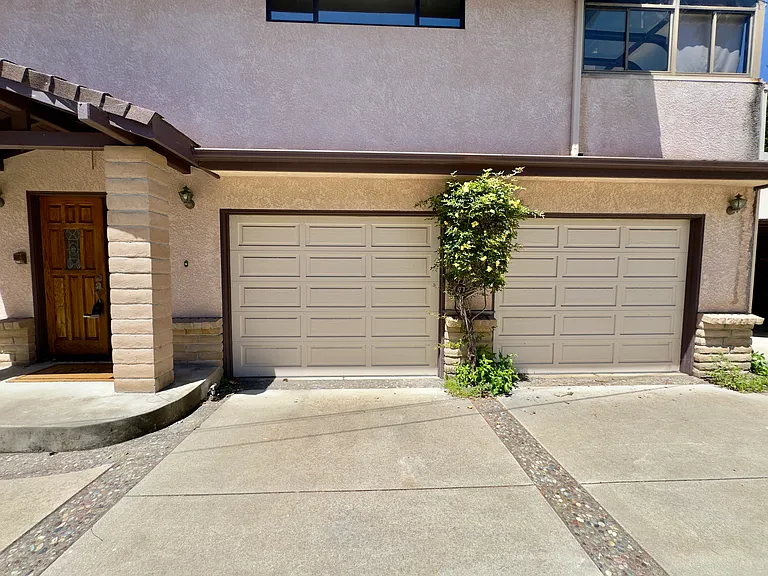 435 Dunes St — Photo 2