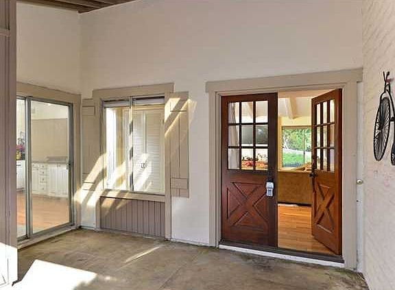 3rd image of 127 Manzanillo Ct