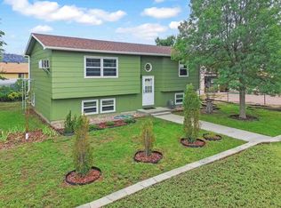 405 S 15th St, Hot Springs, SD 57747