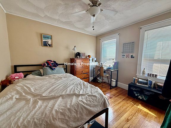 5th image of 27 Sunset Rd #1