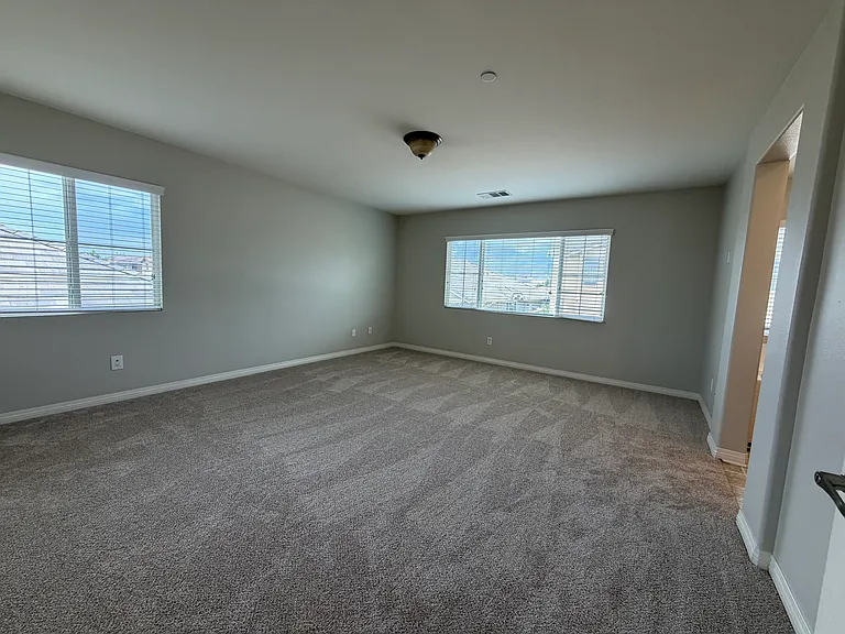 13258 Chatham Dr — Photo 15