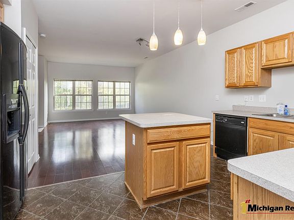 5th image of 11764 Farmington Rd #43