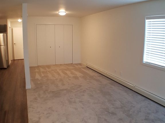 4th image of 811 10th Ave N APT 9