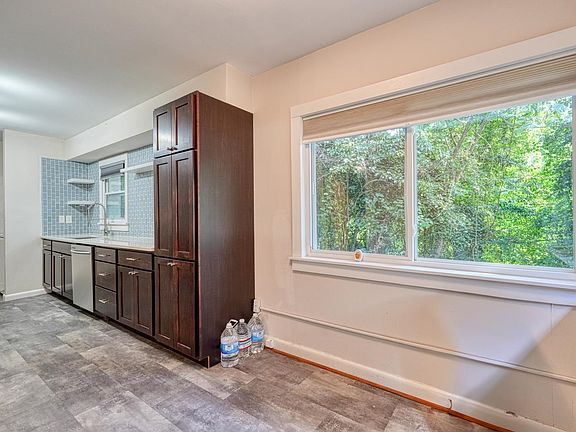 5th image of 724 Ridgedale Dr