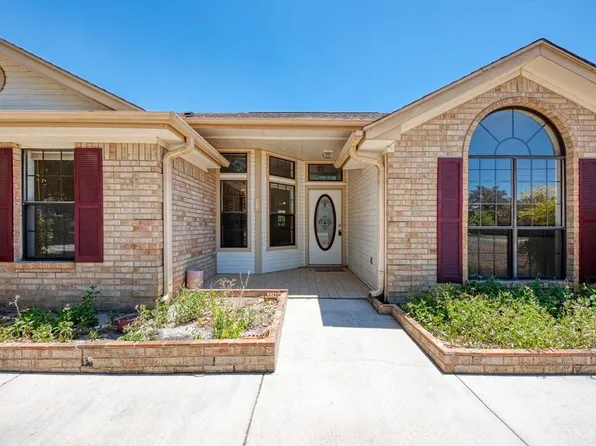 202 E Tomlinson St, Florence, TX 76527