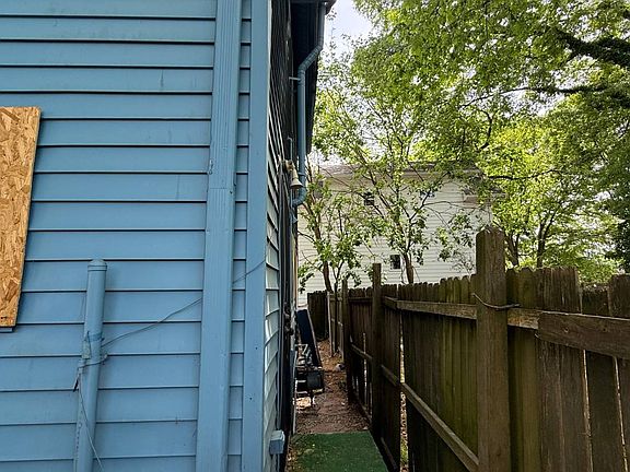 5th image of 1710 Morris Ave