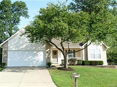 618 Bennington Dr photo 1