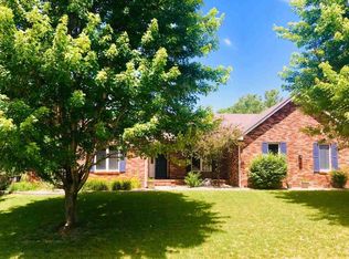 3910 Meadow Ridge Ln, Hutchinson, KS 67502