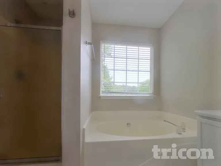 4052 Mistymorn Ln — Photo 10