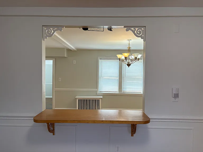 9 Royal Ave — Photo 6