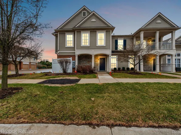 4210 Addington Dr, Walled Lake, MI 48390