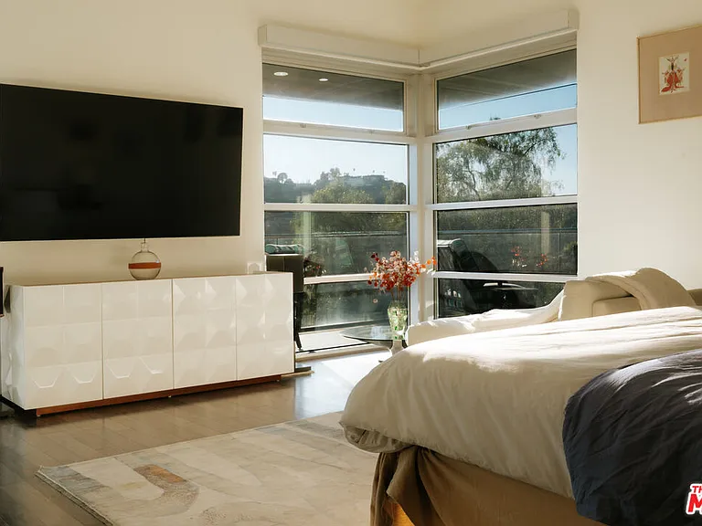 2651 Nichols Canyon Rd — Photo 15