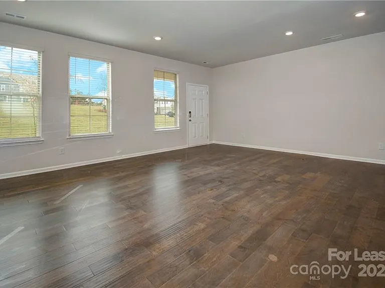 3126 Glenn Hope Way — Photo 4