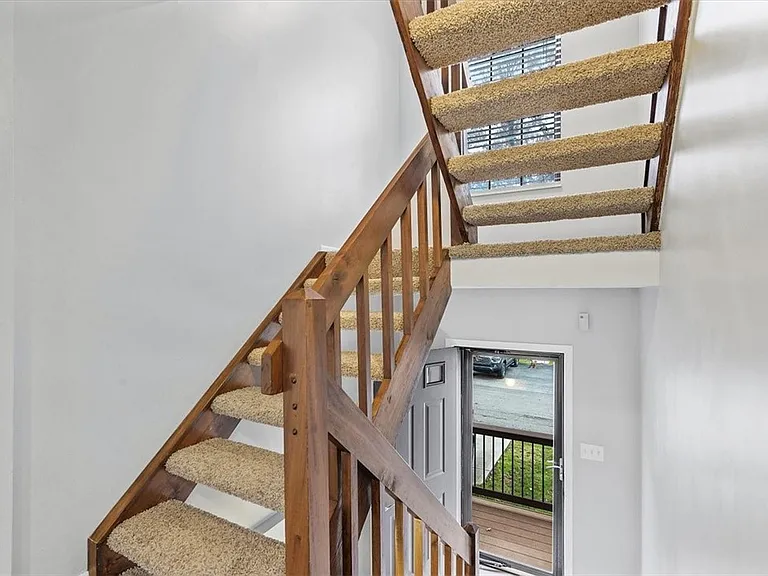 1101 Timberglen Dr — Photo 11