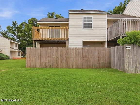 3rd image of 1010 Windrose Dr