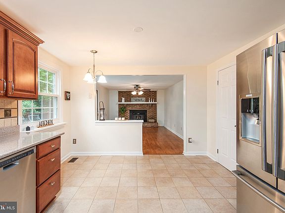 5th image of 16046 Macedonia Dr