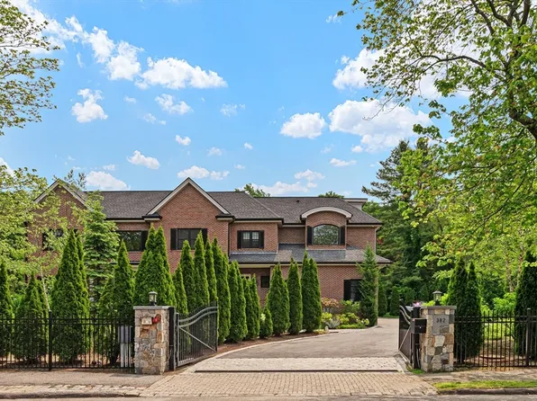 382 Lee St, Brookline, MA 02445