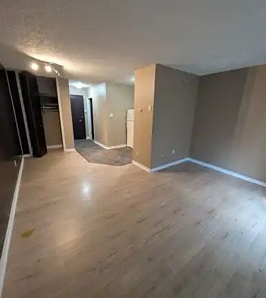 5th image of 3920 Robinson St #1A