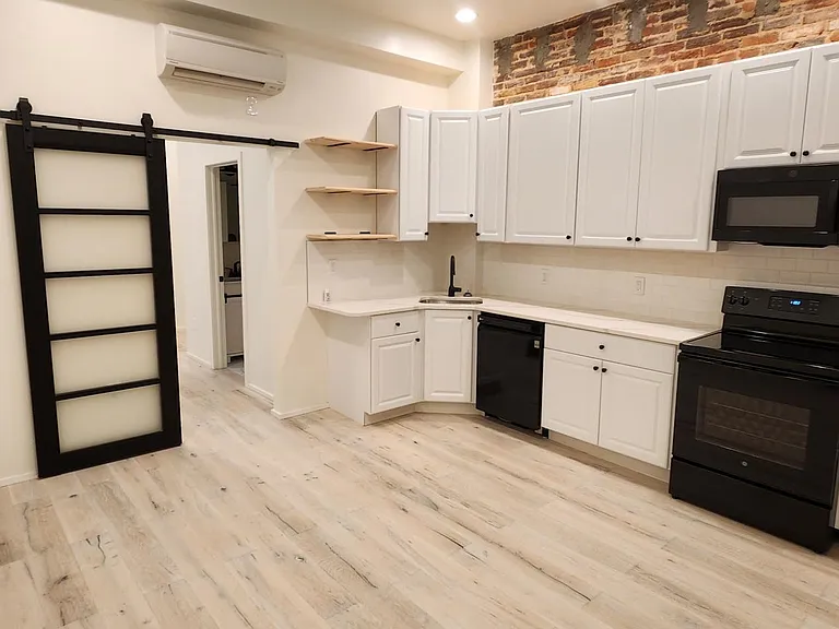 1706 Aliceanna St #1R — Photo 3