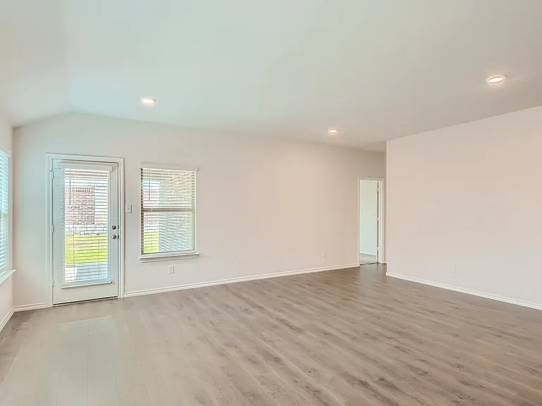 2310 Hankinson Ln — Photo 5