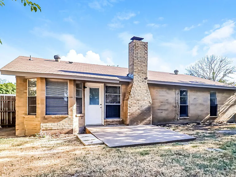 2821 Lana Cir — Photo 15