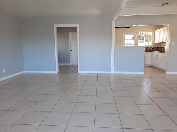 3rd image of 8464 Hazeltine Ave
