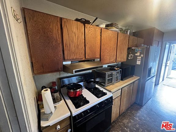 4th image of 1036 W 109th St