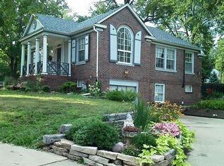 3 Briarwood Ave, Bloomington, IL 61701