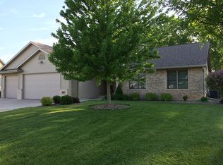 4531 N White Hawk Dr, Appleton, WI 54913