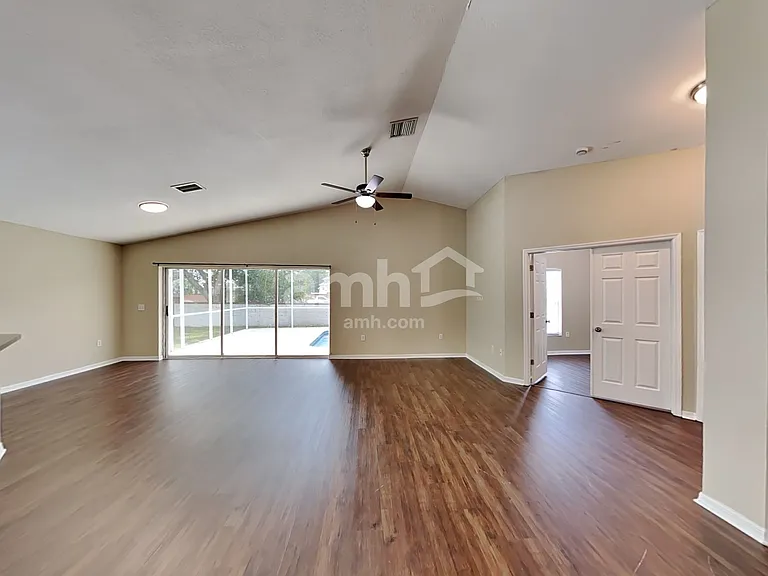 7011 Silverwood Dr — Photo 7