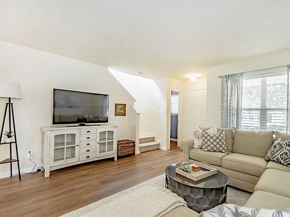 5th image of 2638 Skyview Grove Ct