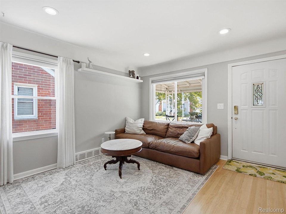 475 E Marshall St, photo 6