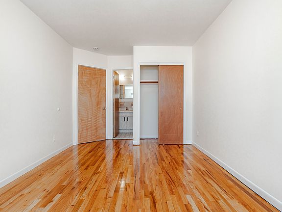 4th image of 2121 33rd Ave #3F