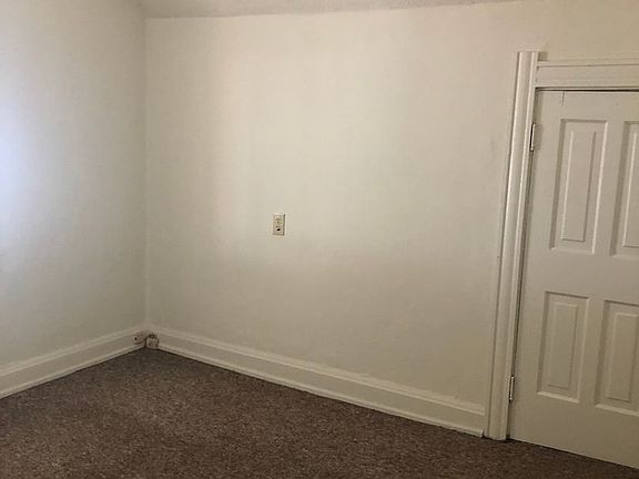 3rd image of 1115 N College Ave