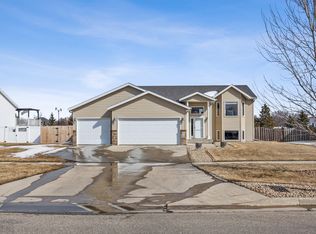 3903 S Sedona Dr, West Fargo, ND 58078