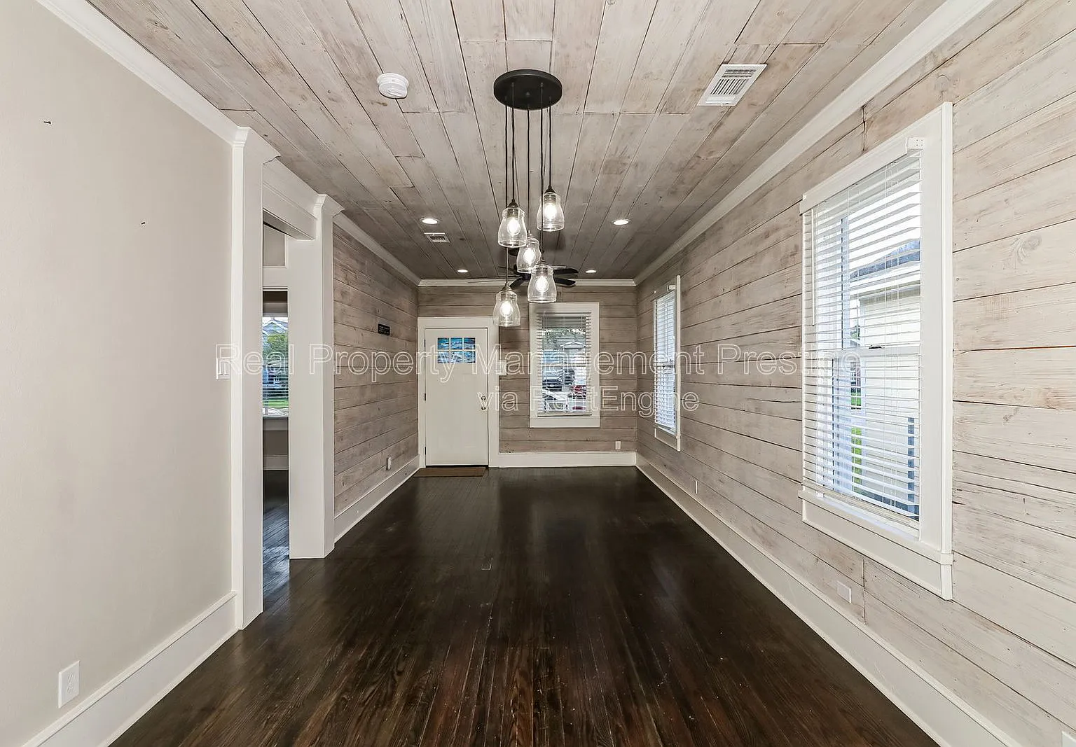 2 bed, 1.5 bath, 1352 sqft, $1,745 — Photo 4