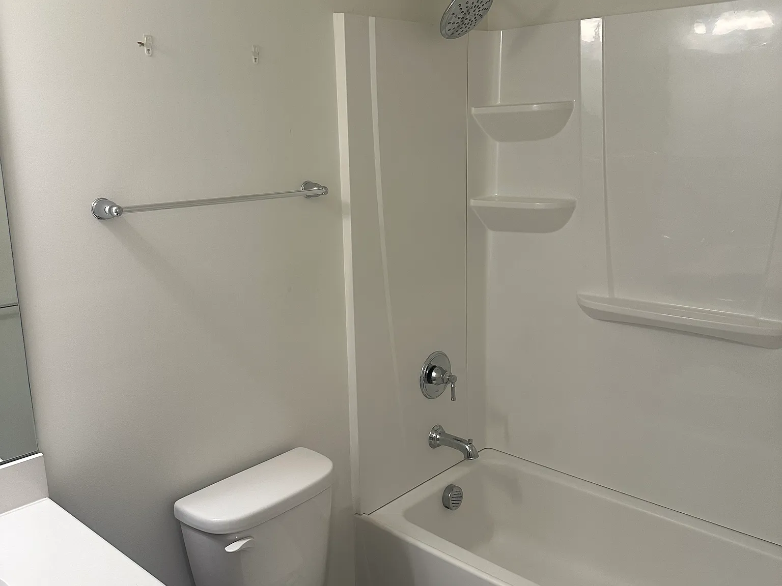 3 bed, 1462 sqft, $2,100 — Photo 4