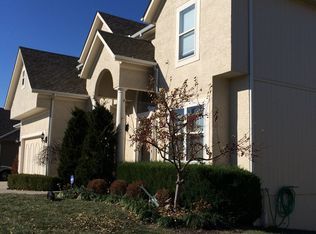4452 SW Raintree Shore Dr, Lees Summit, MO 64082