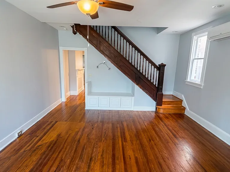 312 E 3rd St #1 — Photo 5