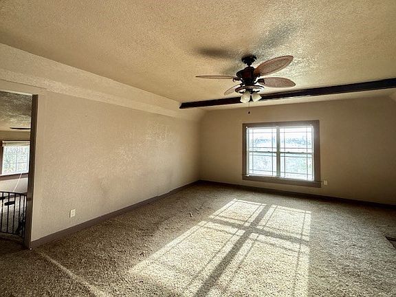 2nd image of 3940 Lake Dr