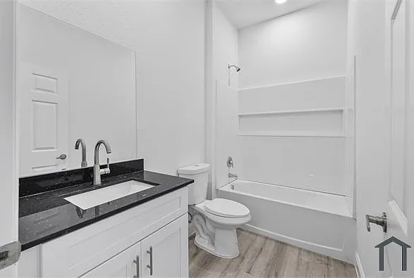 556 Sherwood Ave S — Photo 11