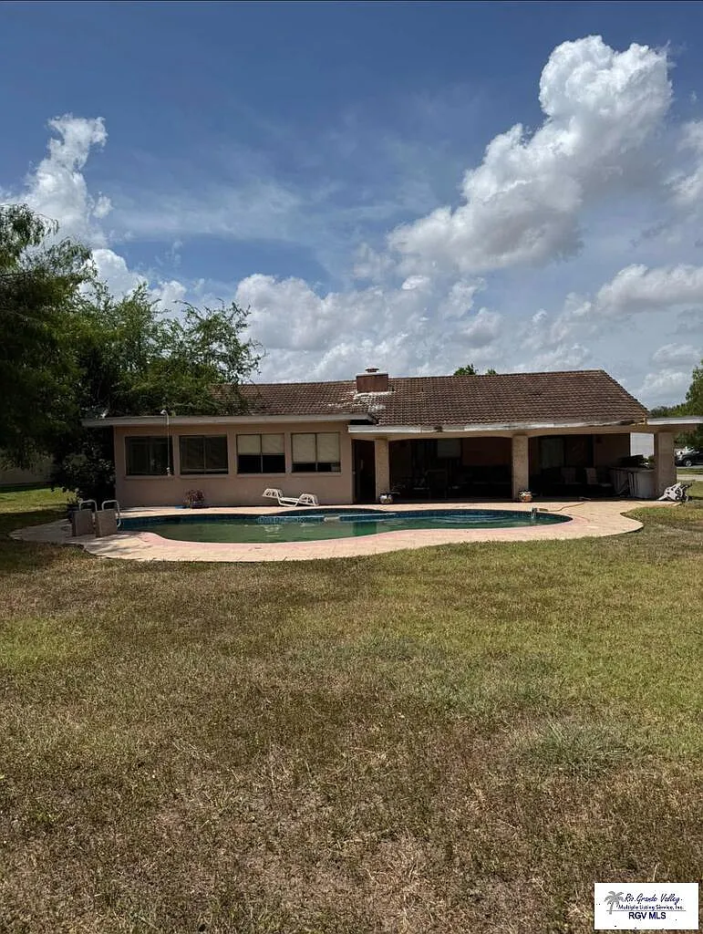 3 bed, 2.5 bath, 2274 sqft, $2,500 — Photo 2