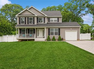 39 Gerard Rd, Yaphank, NY 11980