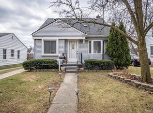 117 Canfield Dr, Mount Clemens, MI 48043
